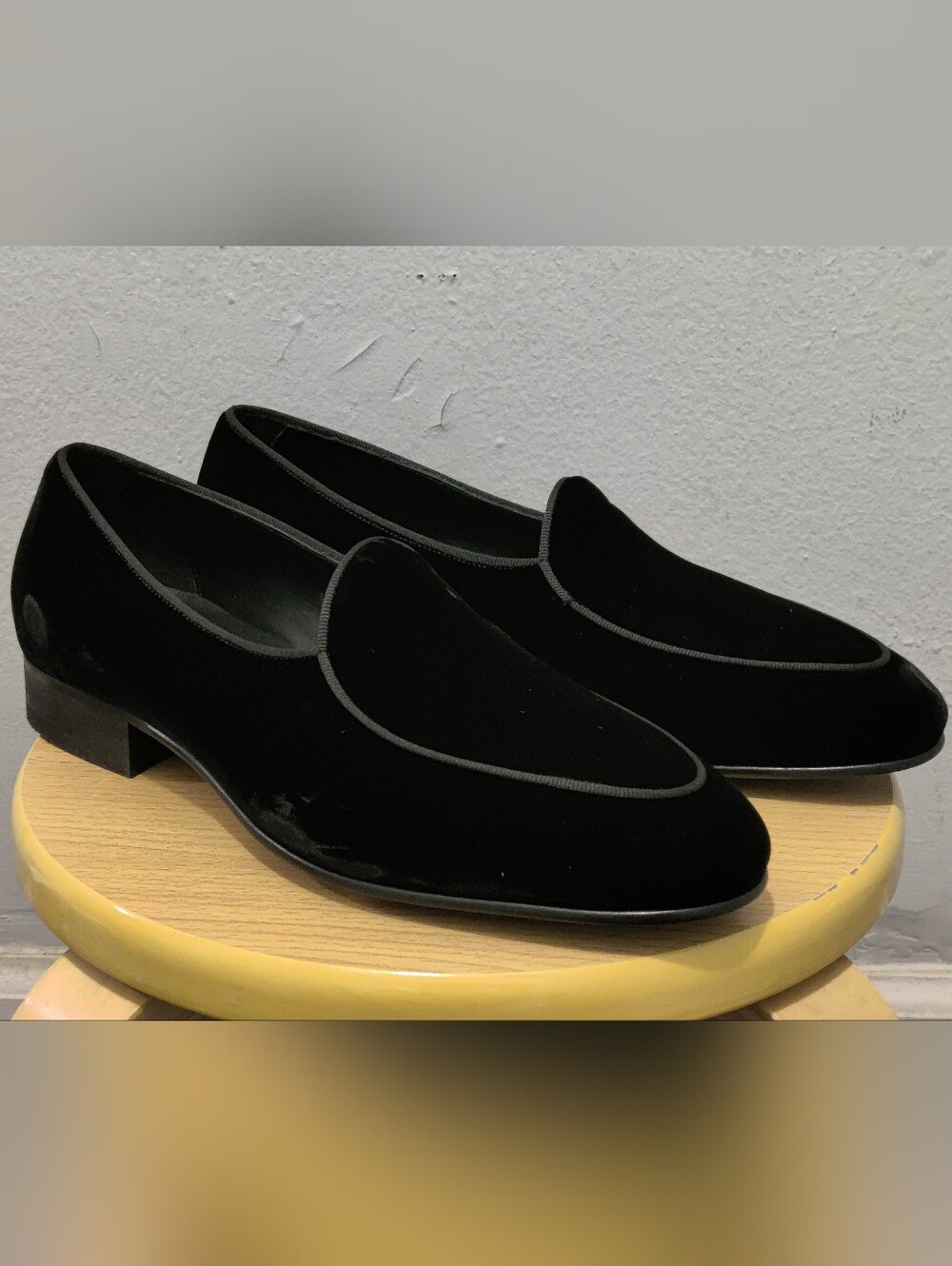Suitsupply Men's Size 7 Black Velvet Tuxedo Slip-In Shoes